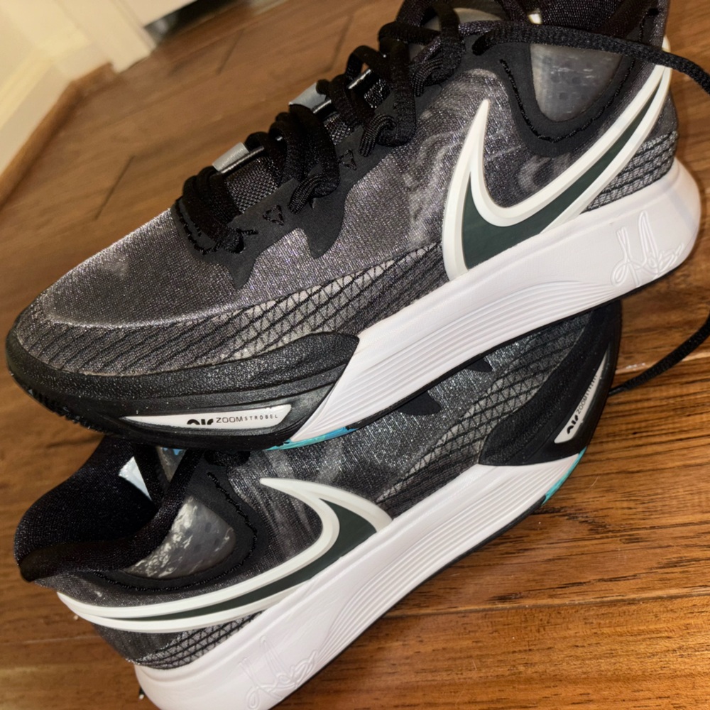 Kyrie 8 ‘Orca’